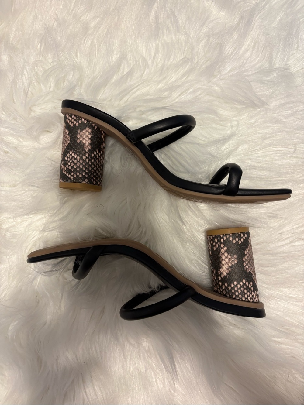NWOT A New Day Black Strappy Sandals with Snake-Print Heel Size 7